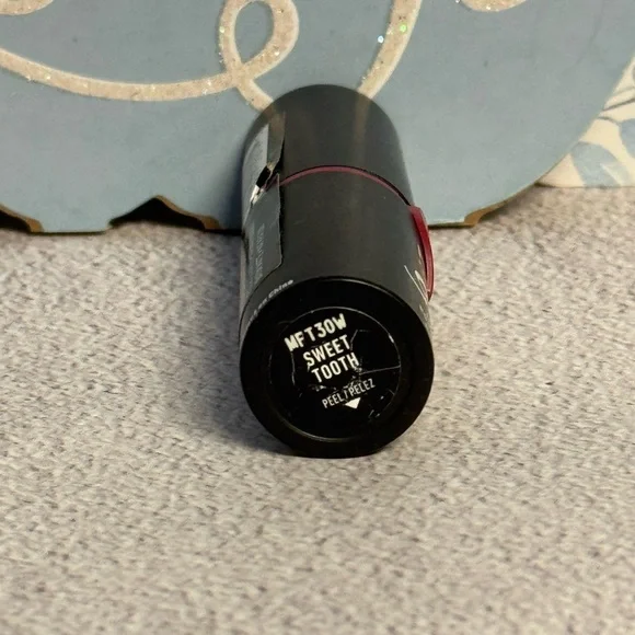 NYX Professional Suede Matte Lipstick - Bold Fuchsia - “Sweet Tooth” - Picture 6 of 6